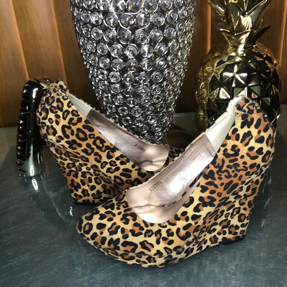 Charlotte Russe Leopard Wedges - Picture 2 of 2